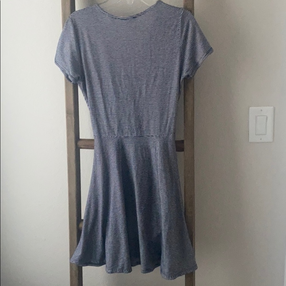 Wrap tie dress, v neck, striped - Picture 4 of 4